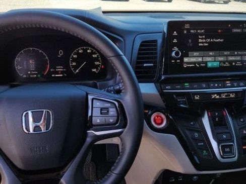 Used 2025 Honda Odyssey Touring image 19