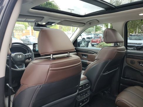 Used 2023 Honda Pilot Elite image 11