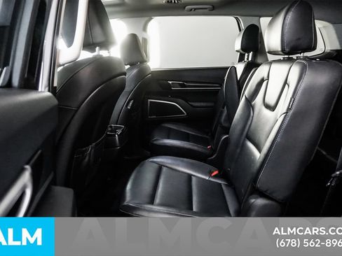 Used 2025 Kia Telluride S FWD image 17