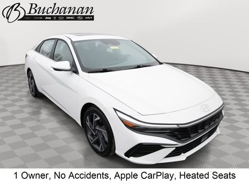 Used 2025 Hyundai Elantra SEL image 1