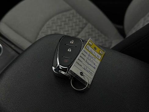 Used 2023 Chevrolet Equinox LS image 34