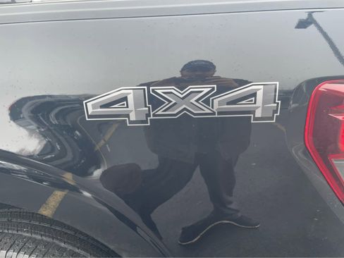 Used 2025 Ford F150 XLT w/ Equipment Group 302A MID image 11