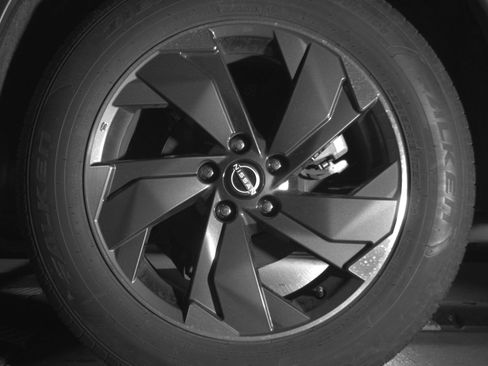 Used 2025 Nissan Rogue SV image 14