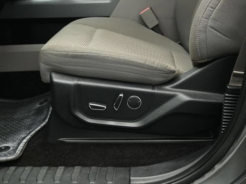 Used 2016 Ford F150 XLT AWD/4WD image 8