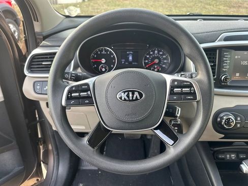 Used 2020 Kia Sorento LX image 14