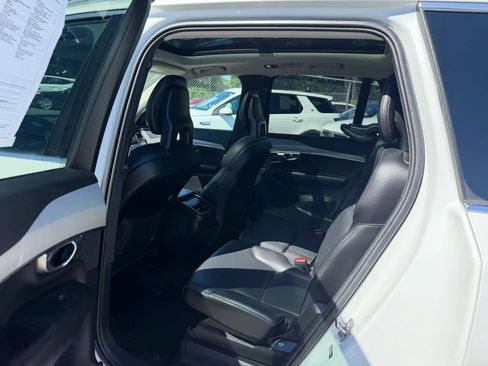 Used 2021 Volvo XC90 T5 Momentum w/ Climate Package AWD/4WD image 29