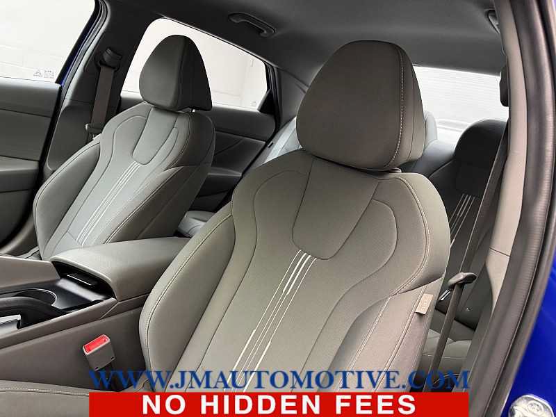 Used 2024 Hyundai Elantra SEL FWD image 13