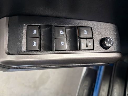 Used 2018 Toyota Tacoma Limited AWD/4WD image 13