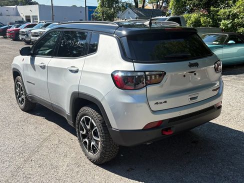 Used 2025 Jeep Compass Trailhawk AWD/4WD image 5