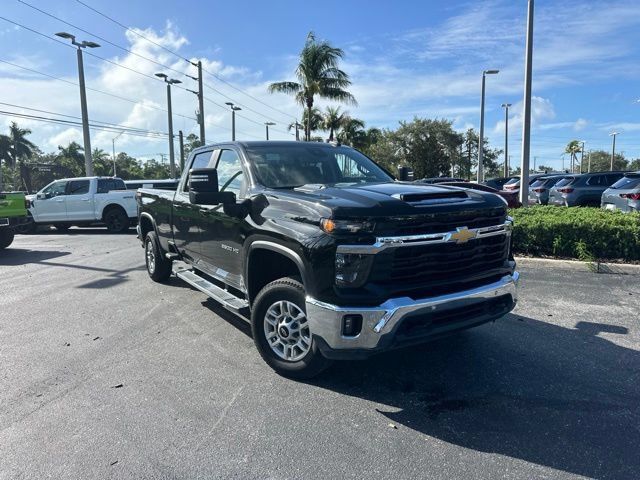 Used 2025 Chevrolet Silverado 2500 LT w/ Safety Package AWD/4WD image 3