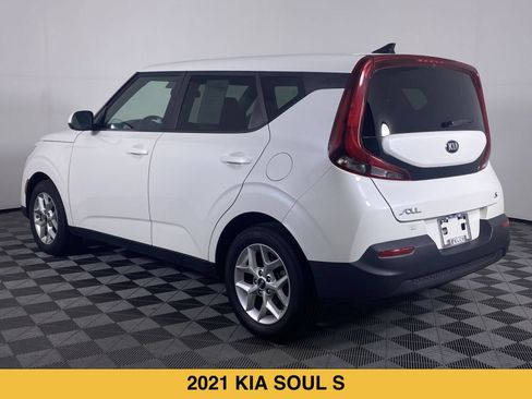 Used 2021 Kia Soul S FWD image 16