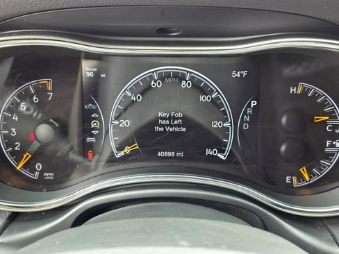 Used 2021 Jeep Grand Cherokee Laredo X image 20