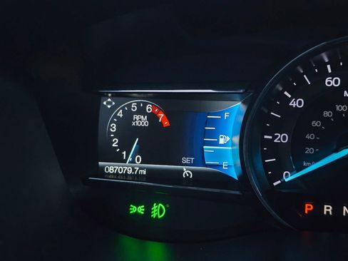 Used 2019 Ford Explorer XLT w/ Equipment Group 202A image 16