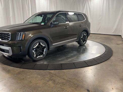 New 2025 Kia Telluride S image 6