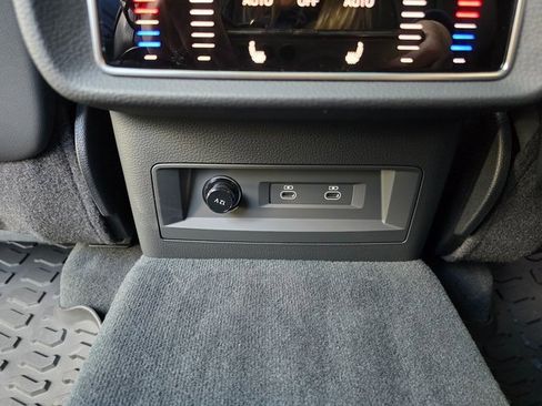 Used 2025 Audi Q8 Premium Plus image 41