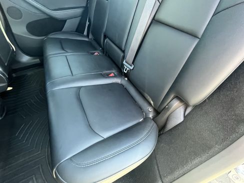 Used 2023 Tesla Model Y Long Range AWD/4WD image 53