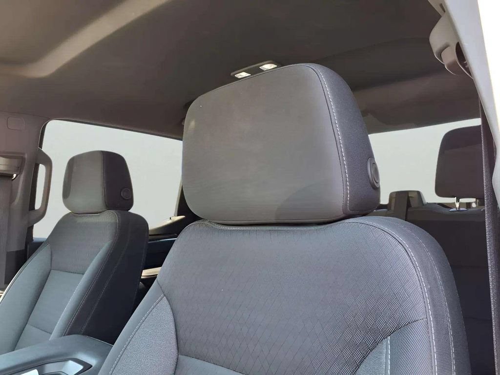 Used 2025 Chevrolet Silverado 1500 LT RWD image 13