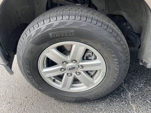 Used 2022 Ford F150 XLT image 13