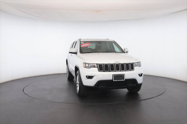 Certified 2022 Jeep Grand Cherokee Laredo E AWD/4WD image 33