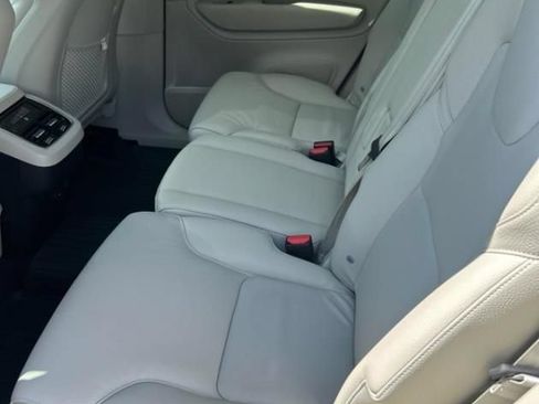 Used 2024 Volvo XC90 B5 Core w/ Protection Package AWD/4WD image 6