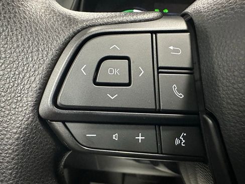 Used 2026 Toyota Sienna LE AWD/4WD image 19