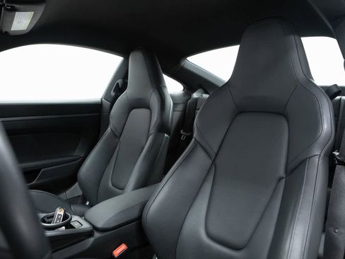 Certified 2025 Porsche 911 Carrera image 5