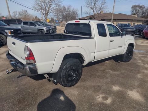 Used 2013 Toyota Tacoma 4x4 Access Cab V6 w/ SR5 Pkg image 5