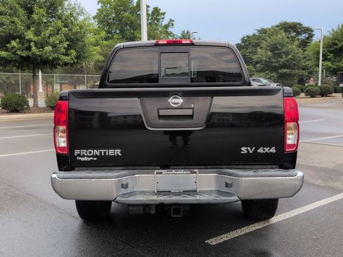 Used 2015 Nissan Frontier SV AWD/4WD image 5