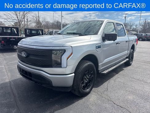 Used 2025 Ford F150 Lightning XLT image 2