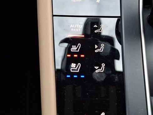 New 2025 Porsche Macan Turbo image 21