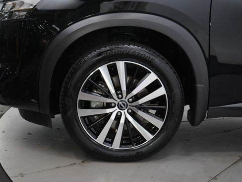 Used 2023 Nissan Pathfinder Platinum image 34