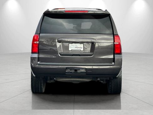 Used 2017 Chevrolet Suburban LT image 7