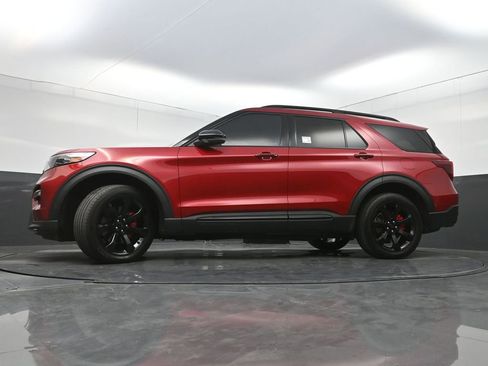 Used 2022 Ford Explorer ST w/ Equipment Group 401A AWD/4WD image 29