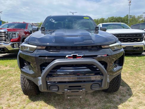 New 2025 Chevrolet Colorado ZR2 AWD/4WD image 2