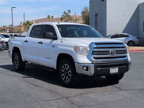 Used 2017 Toyota Tundra SR5 w/ TRD Off Road Package AWD/4WD image 6
