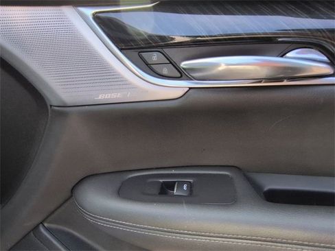 Used 2020 Cadillac XT6 Premium Luxury image 29