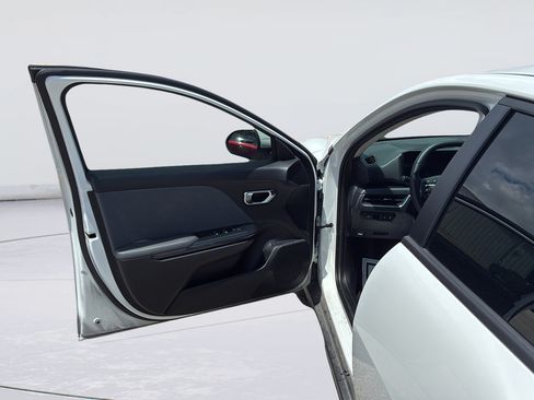 Used 2025 Kia K4 EX FWD image 11