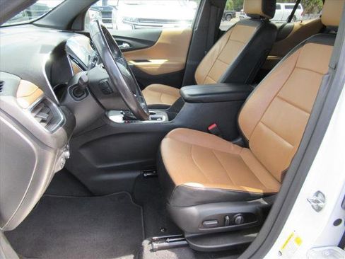 Used 2021 Chevrolet Equinox Premier FWD image 17