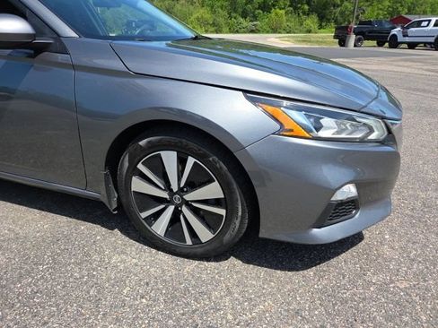 Used 2022 Nissan Altima 2.5 SV FWD image 25