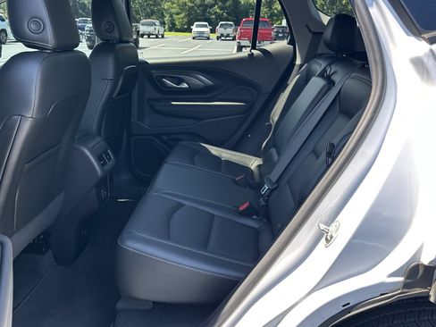 Used 2022 GMC Terrain SLT FWD image 16