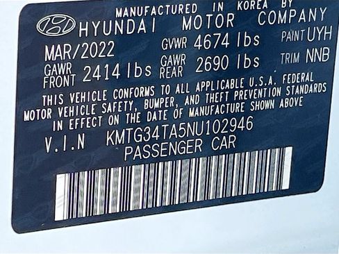 Used 2022 Genesis G70 2.0T RWD image 32