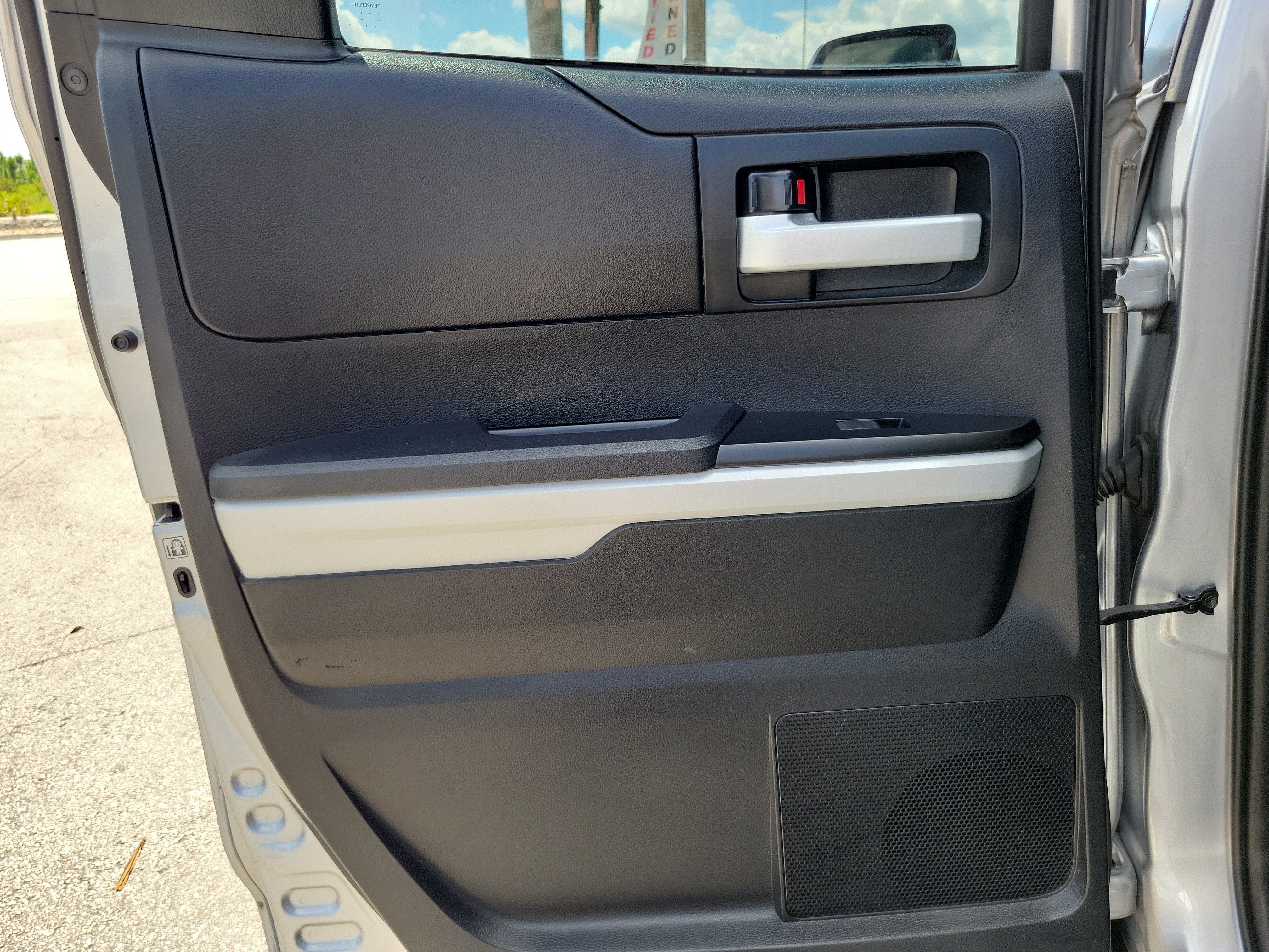 Used 2017 Toyota Tundra SR5 w/ SR5 Upgrade Package RWD image 23