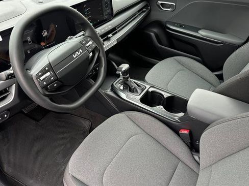New 2025 Kia K4 LXS image 10