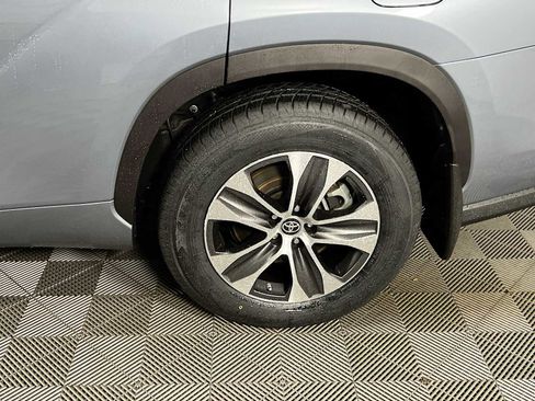 Used 2021 Toyota Highlander XLE image 33