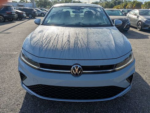 Used 2025 Volkswagen Jetta SE w/ Sunroof Package FWD image 9