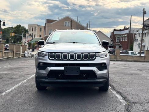 Used 2022 Jeep Compass Latitude w/ Convenience Group AWD/4WD image 2