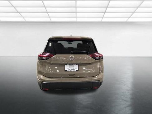 Used 2024 Nissan Rogue SV AWD/4WD image 5