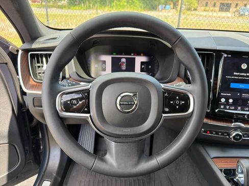 Used 2024 Volvo XC60 B5 Plus w/ Climate Package AWD/4WD image 19