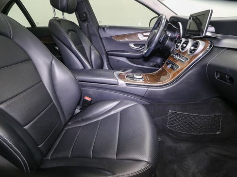 Used 2017 Mercedes-Benz C 300 4MATIC Sedan image 17