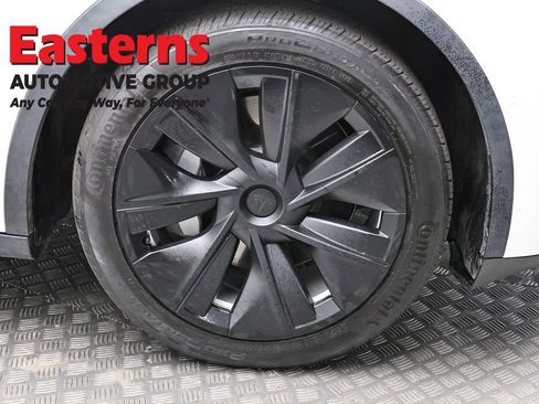 Used 2020 Tesla Model Y Long Range image 26